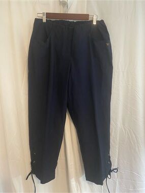 LauRie Women’s Dark Navy Capri